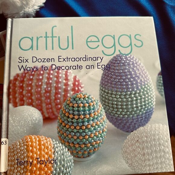 Easter Bunny that sings and jiggles and a 2 Easter Book Bundle!! - Picture 10 of 10